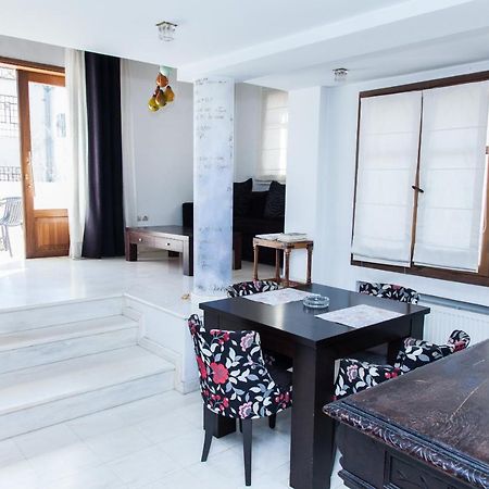 Unique Apt W/ Veranda Walking Distance To Sites Daire Atina Dış mekan fotoğraf