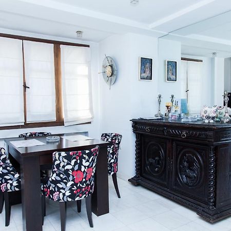Unique Apt W/ Veranda Walking Distance To Sites Daire Atina Dış mekan fotoğraf